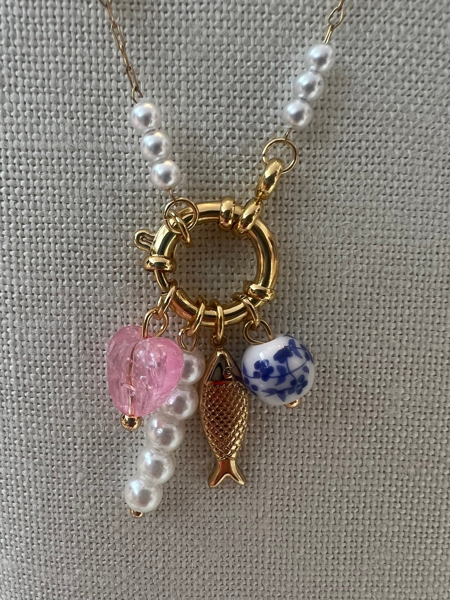 Pescadito y Perlas Necklace