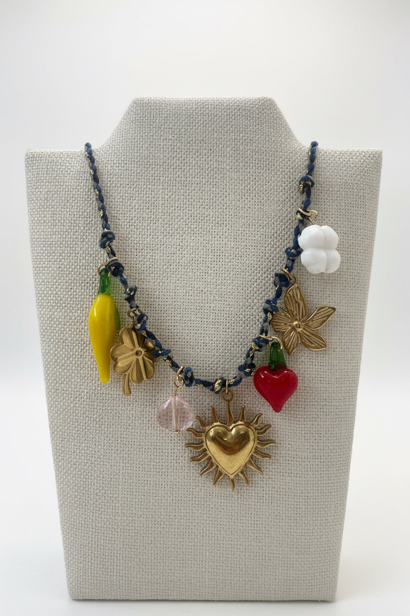 Entre Corazones Necklace