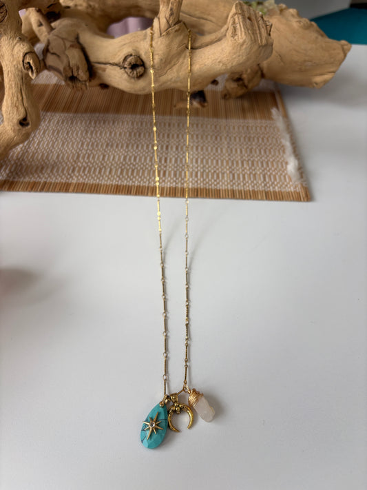 Amuleto Necklace